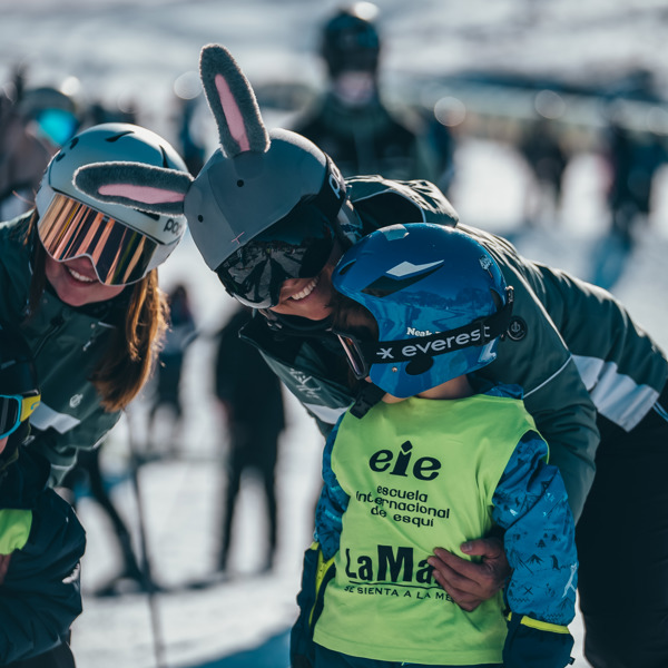 E. infantil (4 a 5 años) fechas especiales con material incluido. 10h a 13h.